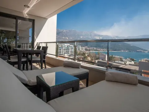 Izdavanje, dvosoban stan, 180m², Budva, Crna Gora - image 2