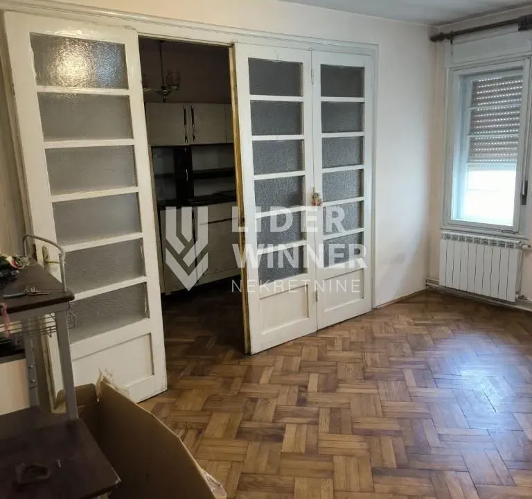 Prodaja, trosoban stan, 77m², Stari Grad, Beograd