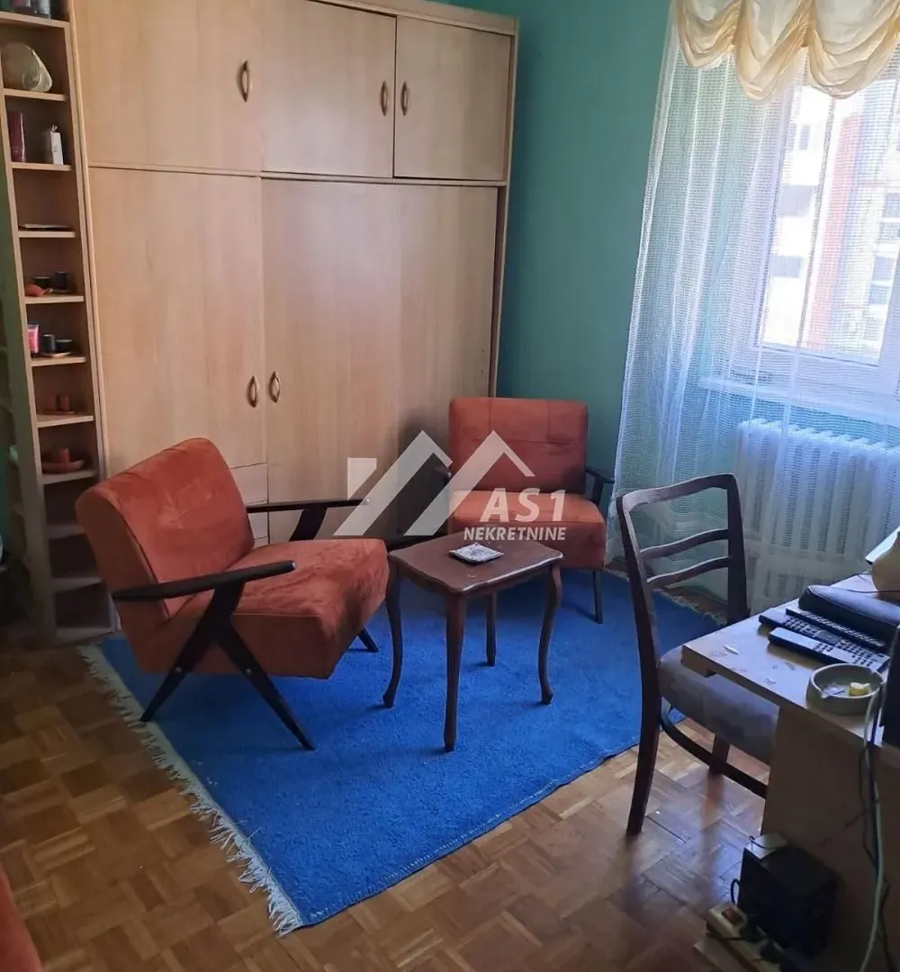Izdavanje, četvorosoban stan, 84m², Sajam, Novi Sad Sve Podlokacije