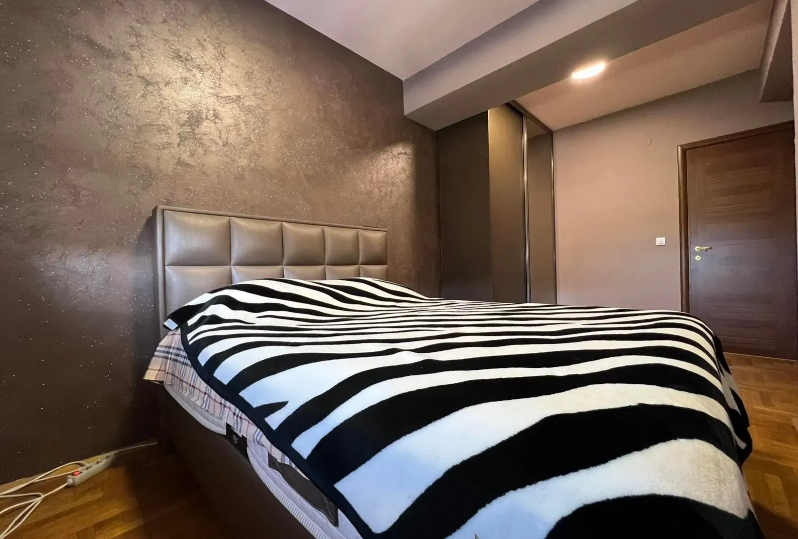 Izdavanje, dvosoban stan, 90m², City Kvart, Podgorica