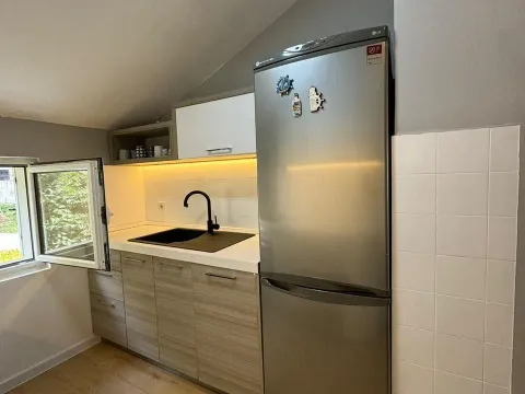 Izdavanje, dvosoban stan, 65m², Budva, Crna Gora - image 9