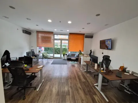 Rent, office space, 102m², City Kvart, Podgorica - image 1