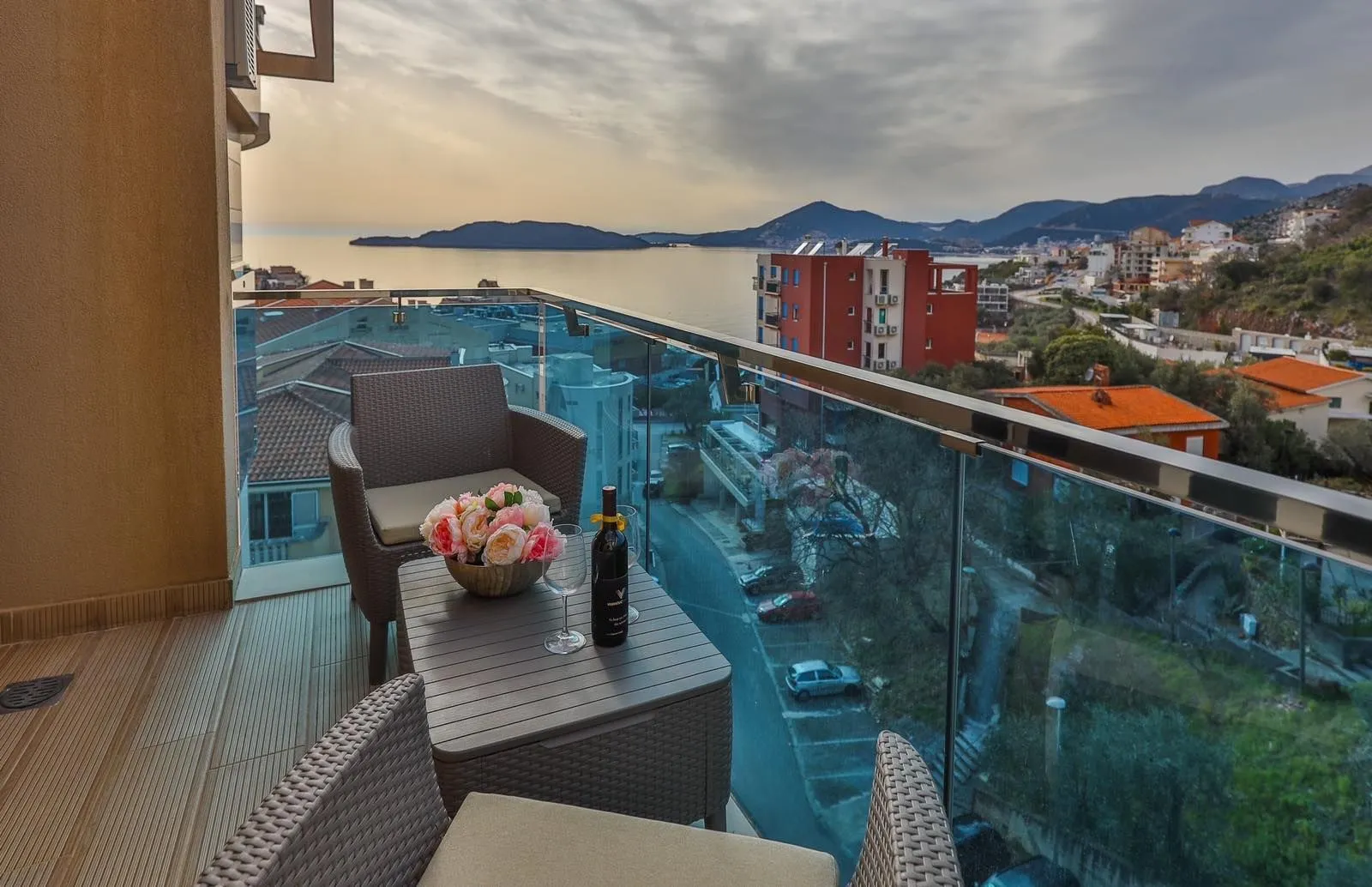 Rent, two bedroom apartment, 96m², Pržno, Budva