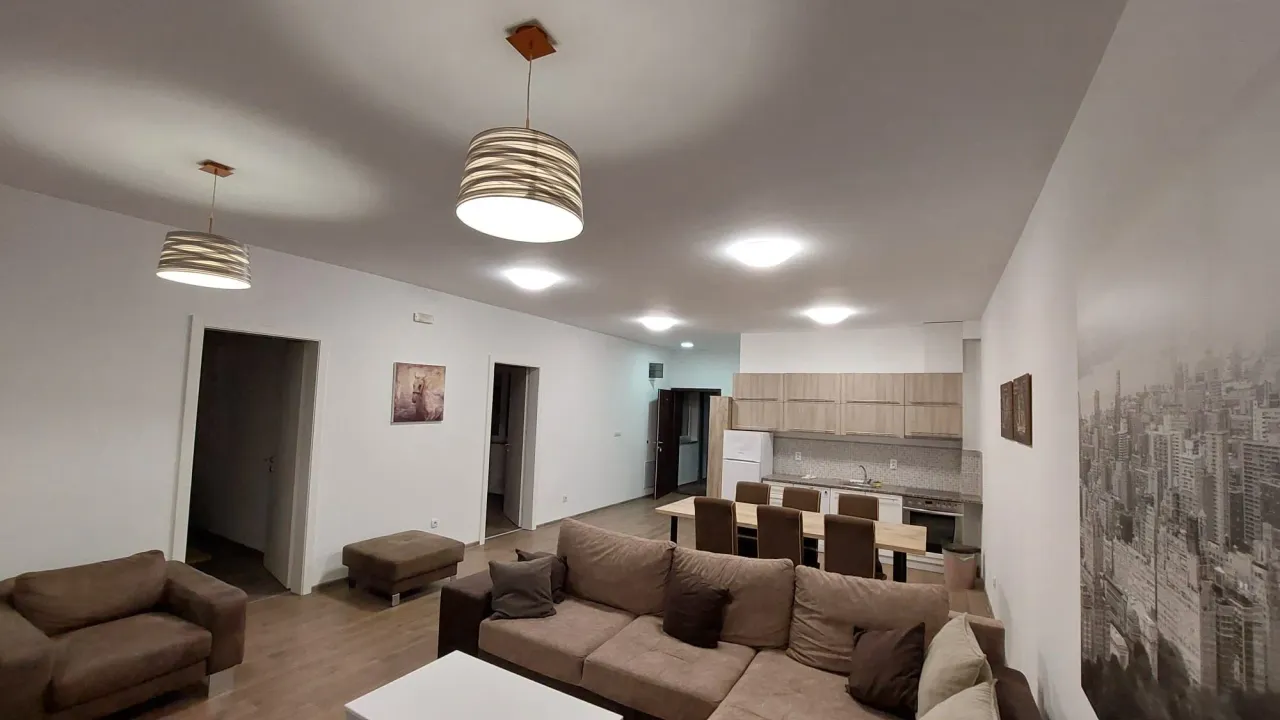 Izdavanje, trosoban stan, 80m², Centar, Loznica