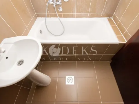 Rent, one bedroom apartment, 46m², Blok 6, Podgorica - image 17