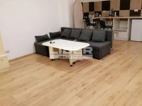 Stan in Zemun Centar