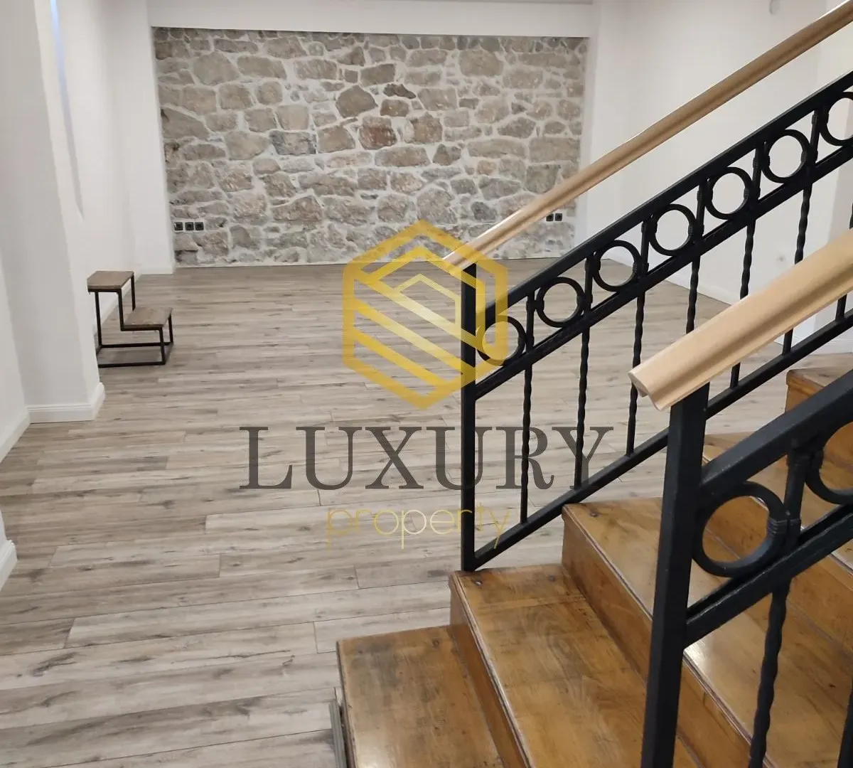 Rent, office space, 103m², Centar, Podgorica