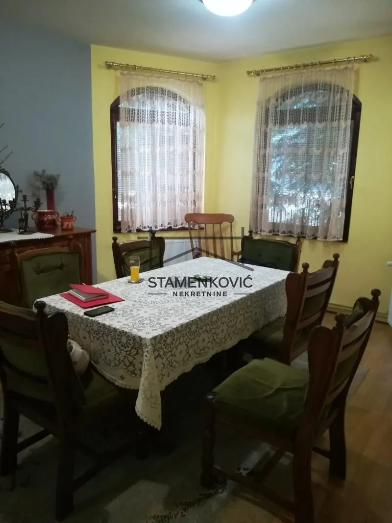 Prodaja, kuća, 250m², Novo naselje, Novi Sad