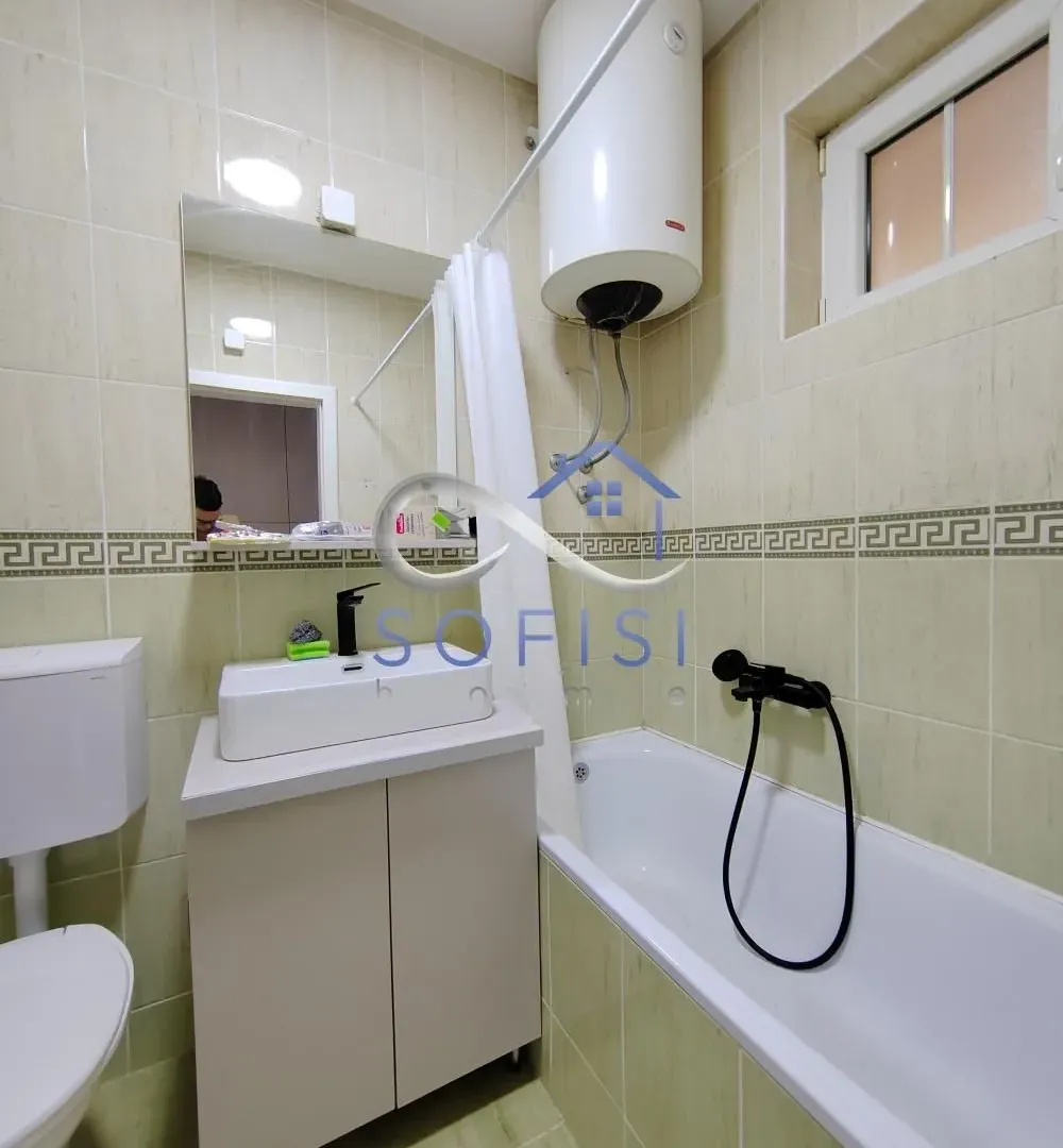 Izdavanje, trosoban stan, 70m², Centar, Novi Sad