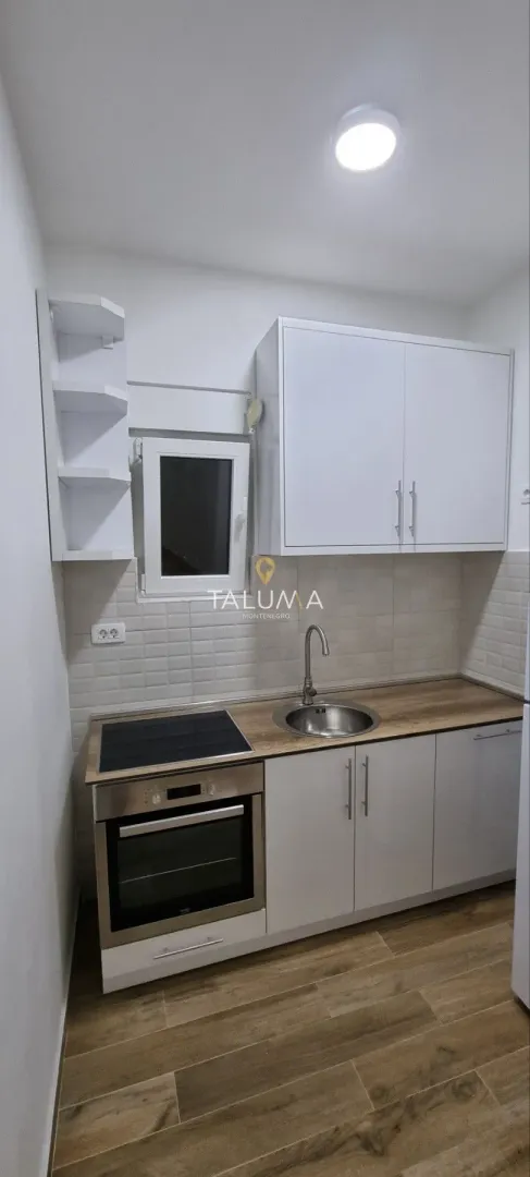 Izdavanje, jednosoban stan, 40m², Centar, Podgorica