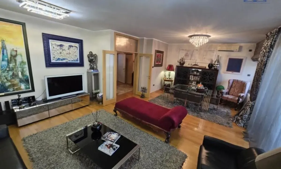 Sale, four bedroom apartment, 131m², Centar, Novi Sad