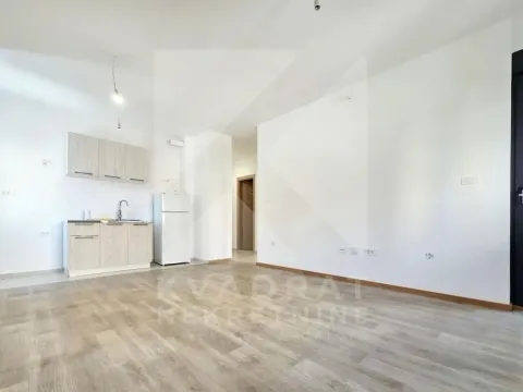 Rent, office space, 53m², City Kvart, Podgorica - image 1