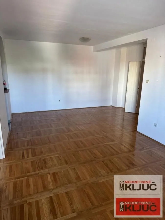 Prodaja, dvosoban stan, 67m², Grbavica, Novi Sad Sve Podlokacije