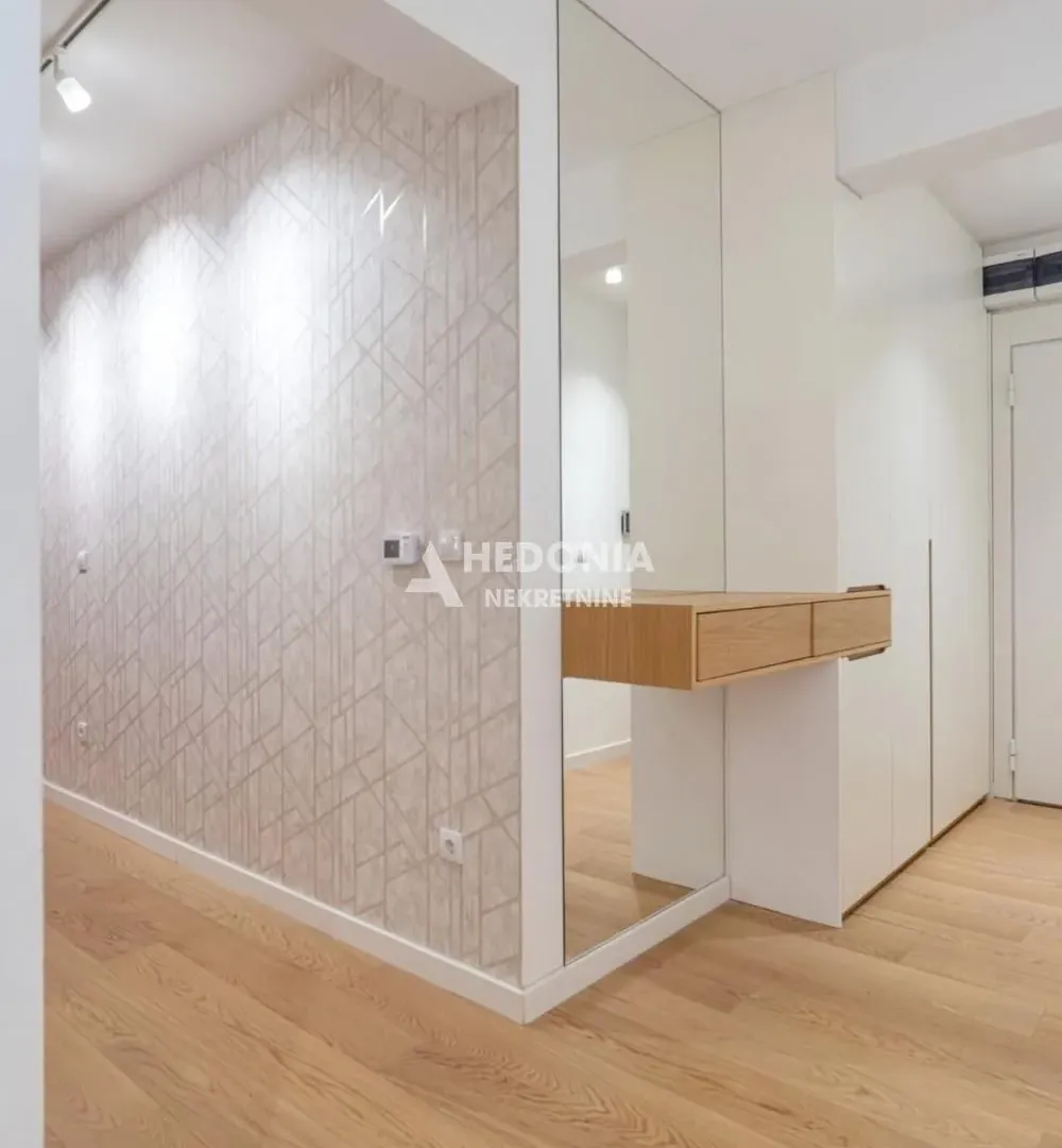 Sale, three bedroom apartment, 99m², Južni Bulevar, Vračar Sve Podlokacije