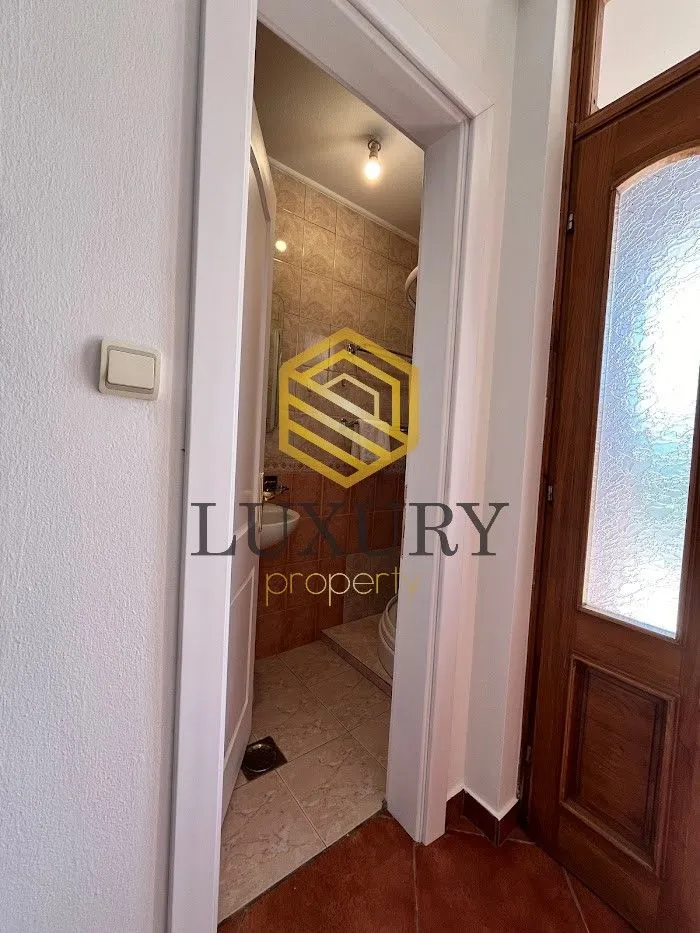 Rent, house, 200m², Dalmatinska ulica, Podgorica