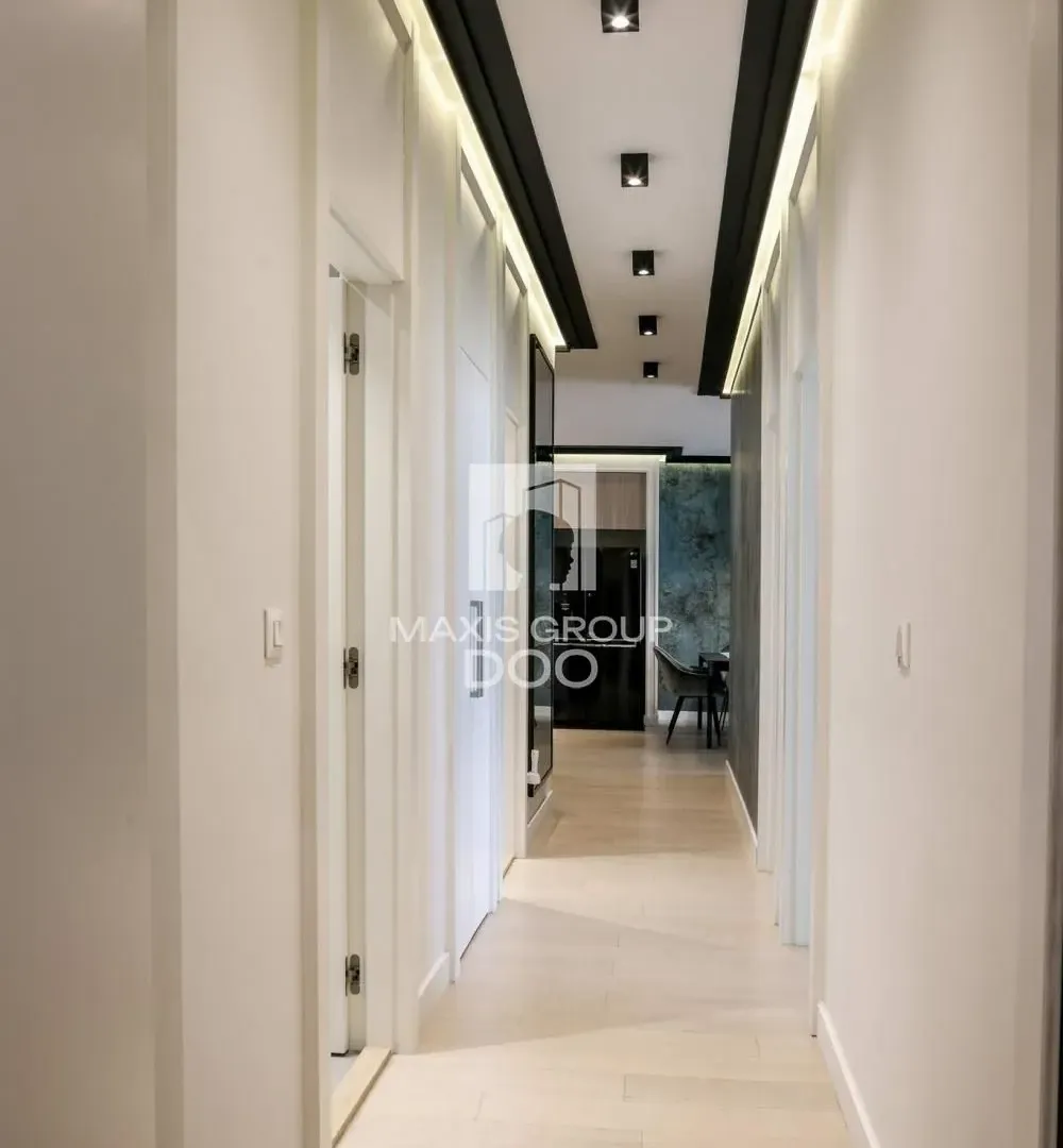 Izdavanje, četvorosoban stan, 118m², Savski Venac, Beograd