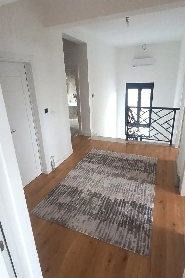 Rent, apartment, 180m², Gornja Gorica, Podgorica