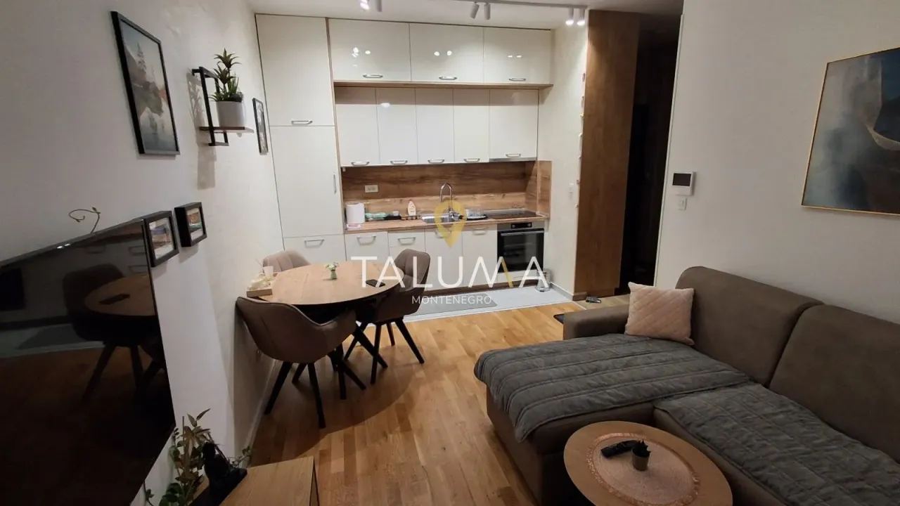 Izdavanje, jednosoban stan, 42m², Tološi, Podgorica