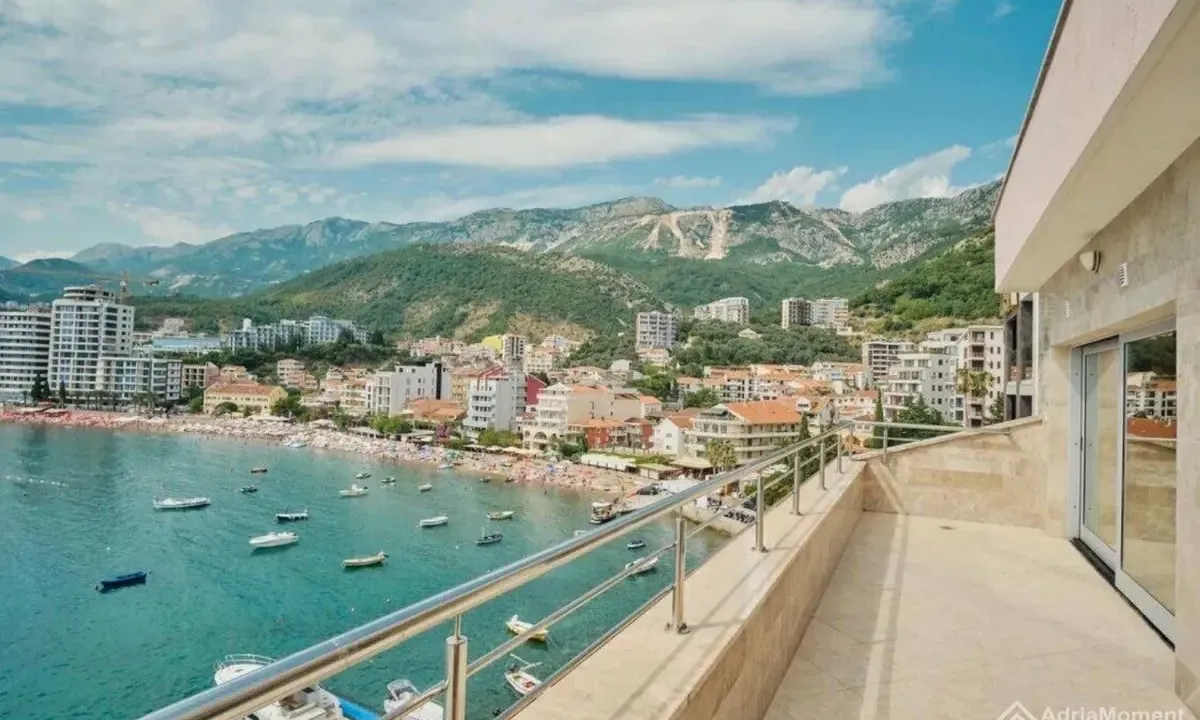 Prodaja, četvorosoban stan, 350m², Rafailovići, Budva