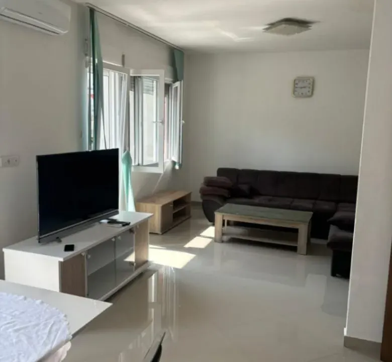 Prodaja, dvosoban stan, 85m², Šušanj, Bar