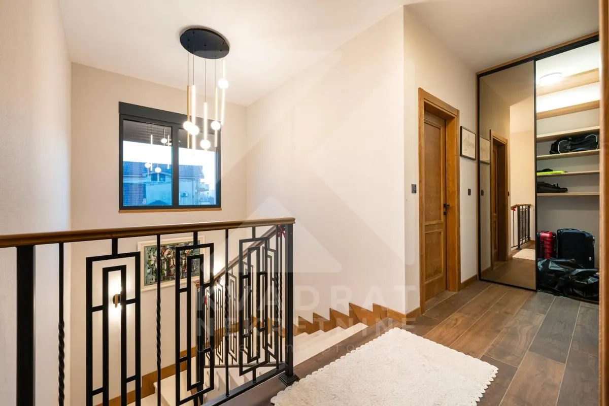 Izdavanje, kuća, 166m², Tološi, Podgorica