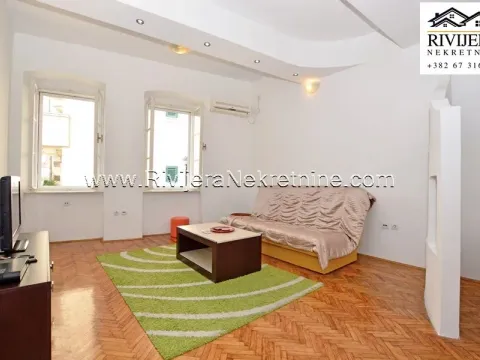 Prodaja, dvosoban stan, 57m², Centar, Herceg Novi