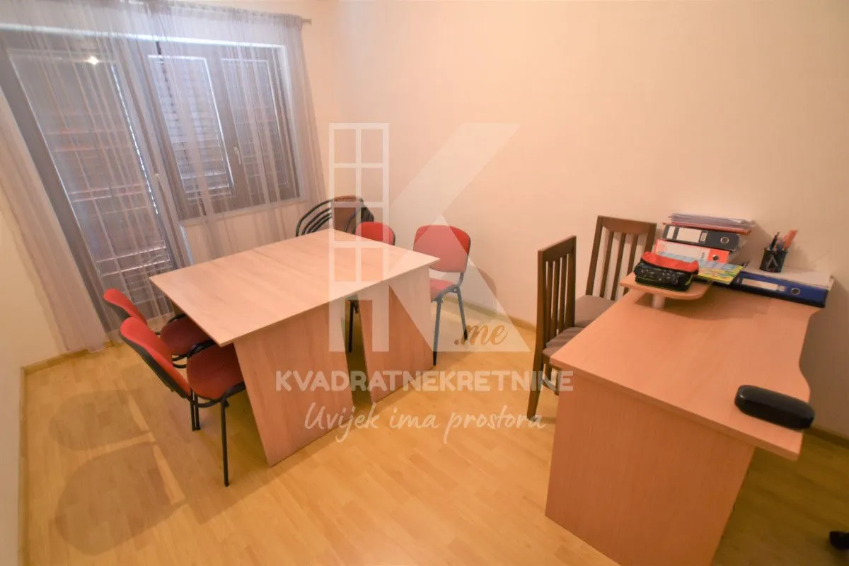 Sale, house, 250m², Zelenika, Podgorica