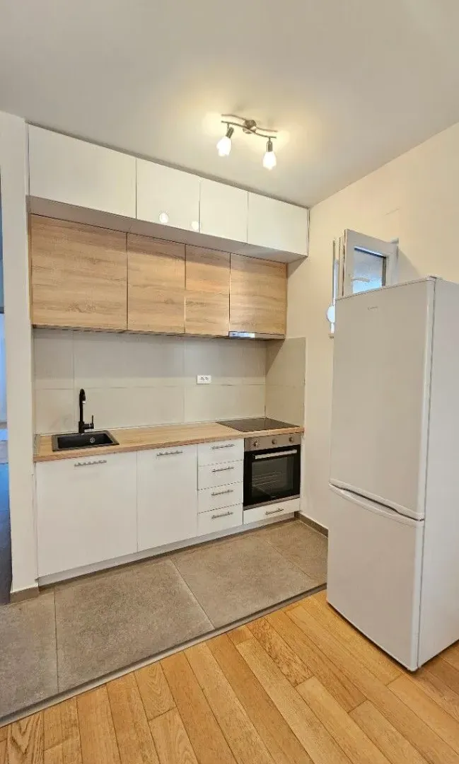 Izdavanje, jednosoban stan, 49m², Centar, Podgorica