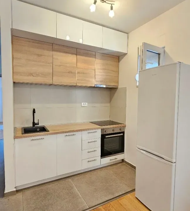 Izdavanje, jednosoban stan, 49m², Centar, Podgorica