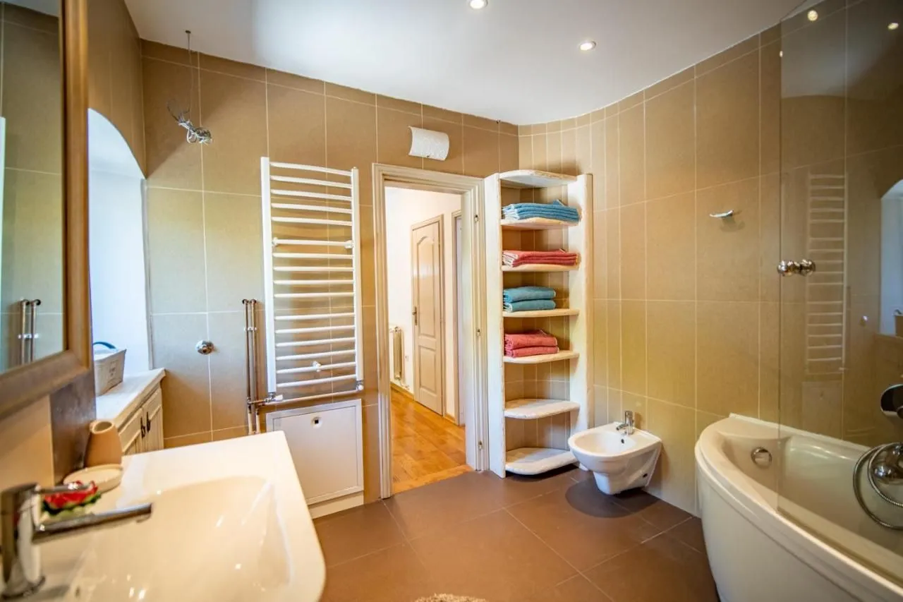 Prodaja, kuća, 150m², Milovići, Tivat