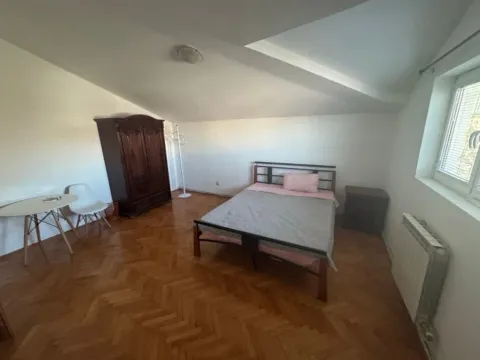 Izdavanje, kuća, 250m², Zabjelo, Podgorica - image 11