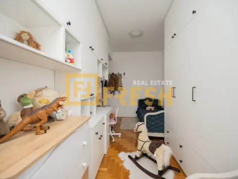 Prodaja, dvosoban stan, 74m², City Kvart, Podgorica - image 12