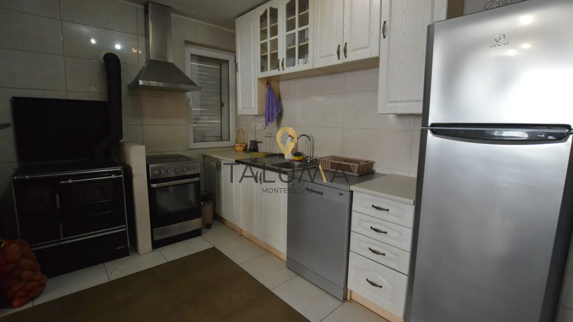 Prodaja, kuća, 180m², Zlatica, Podgorica