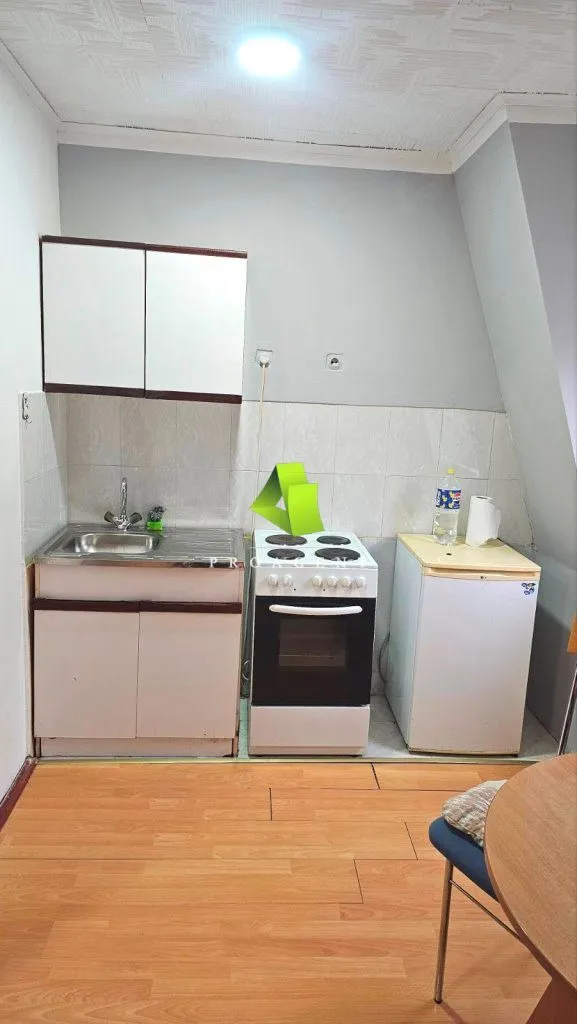 Rent, apartment, 25m², Staro groblje, Niš