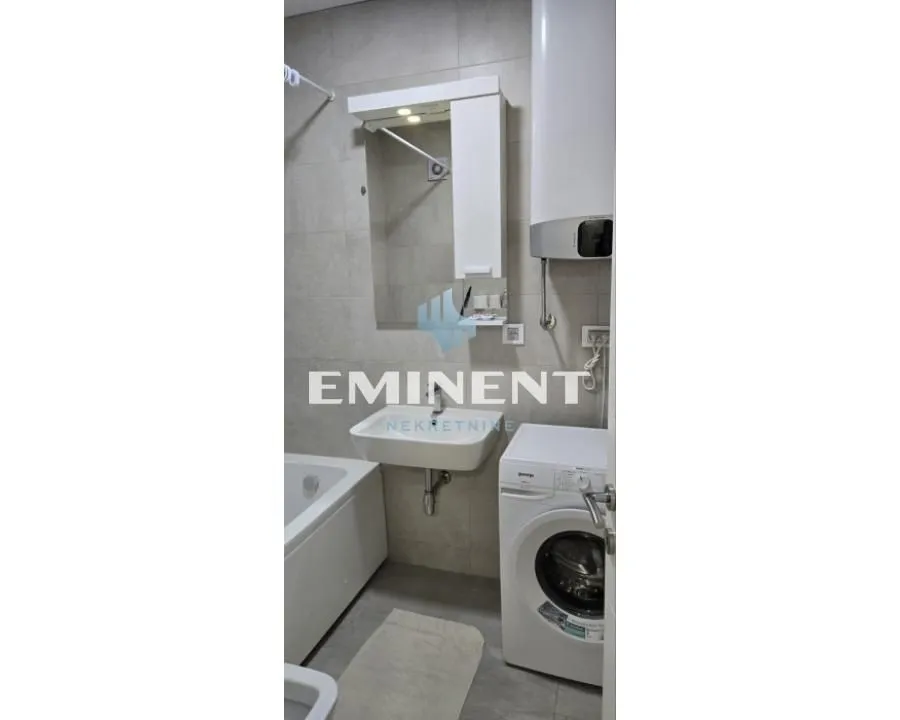Izdavanje, trosoban stan, 62m², Đeram Pijaca, Beograd