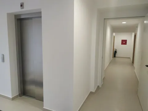 Izdavanje, četvorosoban stan, 125m², City Kvart, Podgorica - image 7