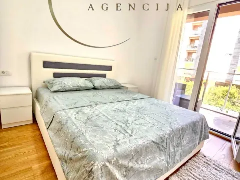 Izdavanje, jednosoban stan, 48m², New City, Podgorica - image 4