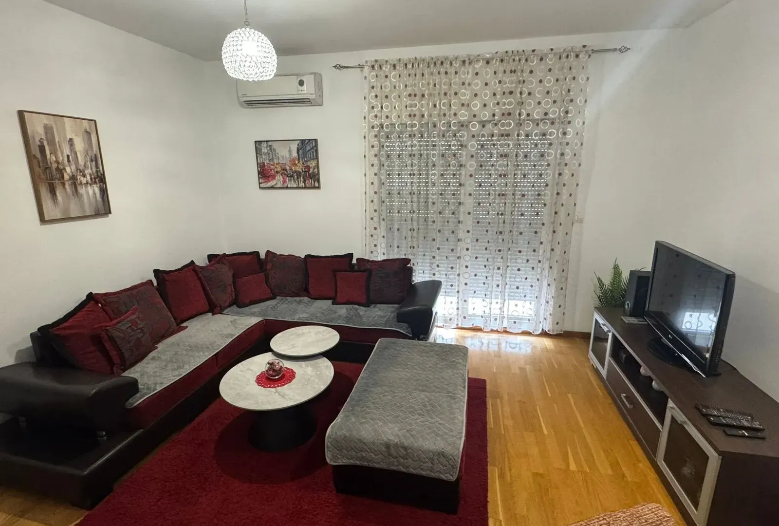 Izdavanje, dvosoban stan, 74m², City Kvart, Podgorica