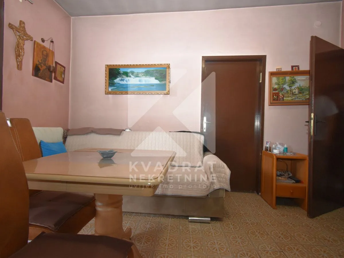 Prodaja, kuća, 200m², Tološi, Podgorica