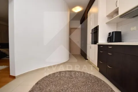 Rent, three bedroom apartment, 120m², City Kvart, Podgorica - image 6
