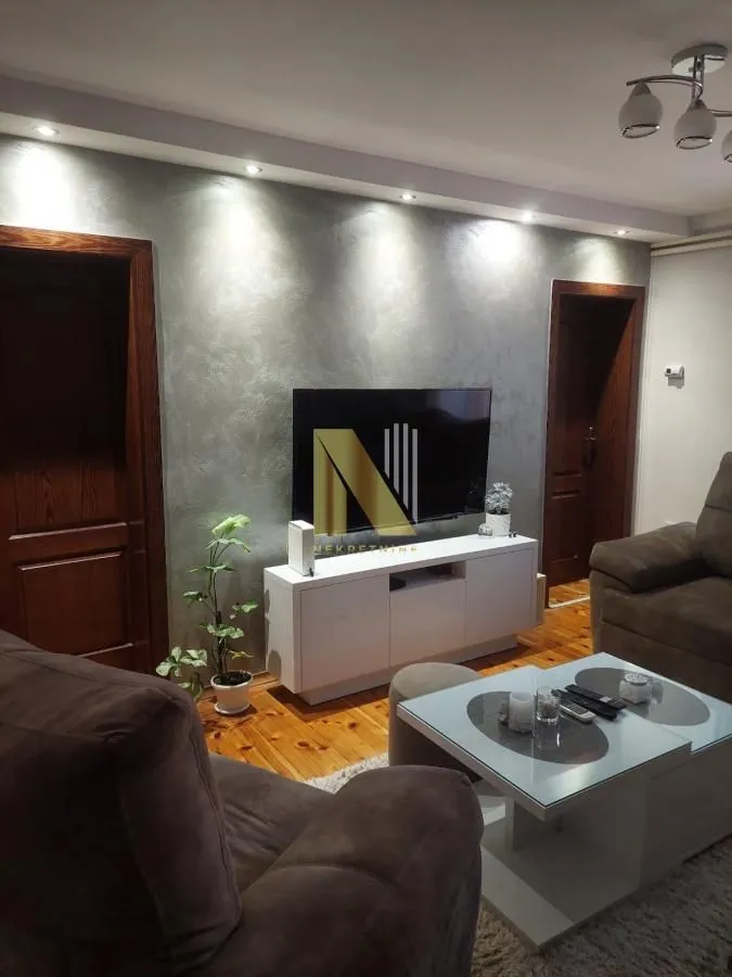 Prodaja, kuća, 102m², Cara Dušana, Novi Sad Sve Podlokacije