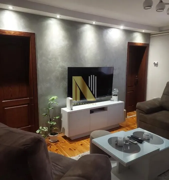 Prodaja, kuća, 102m², Cara Dušana, Novi Sad Sve Podlokacije