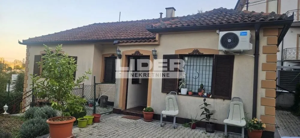 Izdavanje, kuća, 110m², Savski Venac, Beograd