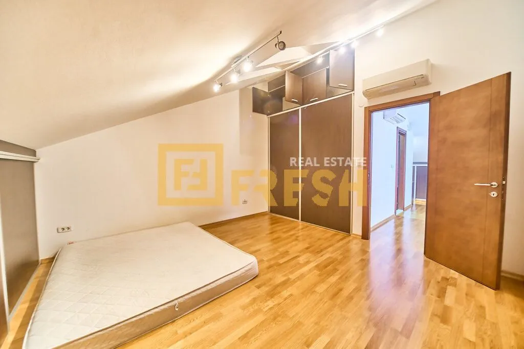 Prodaja, dvosoban stan, 122m², Tološi, Podgorica