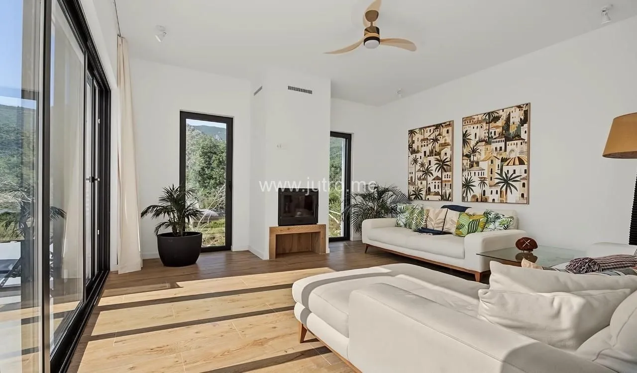 Sale, house, 220m², Kavač, Kotor