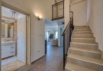 Izdavanje, trosoban stan, 120m², Seljanovo, Tivat - image 4