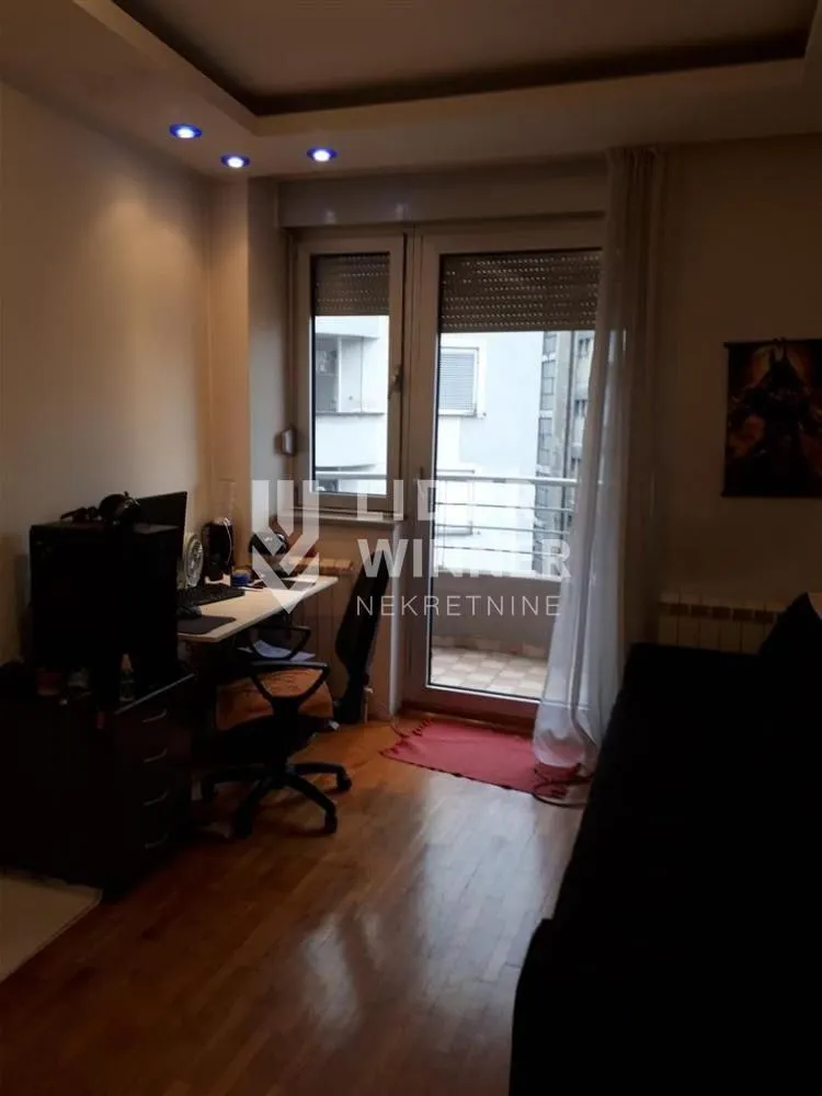 Sale, three bedroom apartment, 80m², Vračar Hram, Vračar Sve Podlokacije