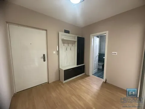 Izdavanje, dvosoban stan, 52m², Centar, Ćuprija - image 7