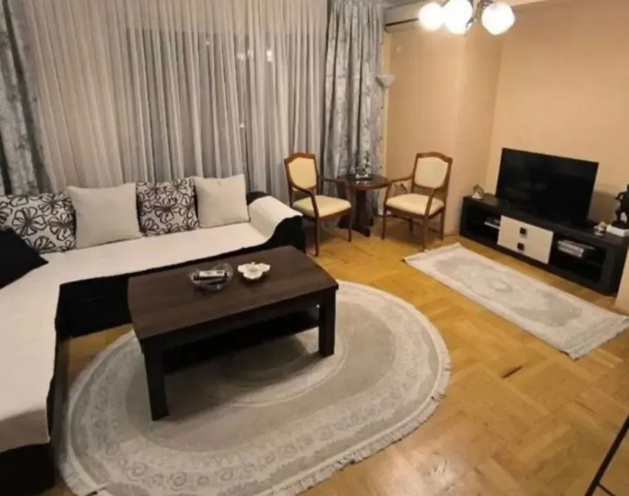 Izdavanje, dvosoban stan, 70m², Bečići, Budva