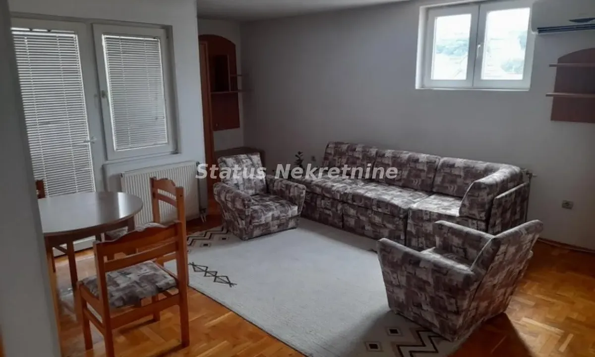 Izdavanje, trosoban stan, 50m², Petrovaradin, Novi Sad